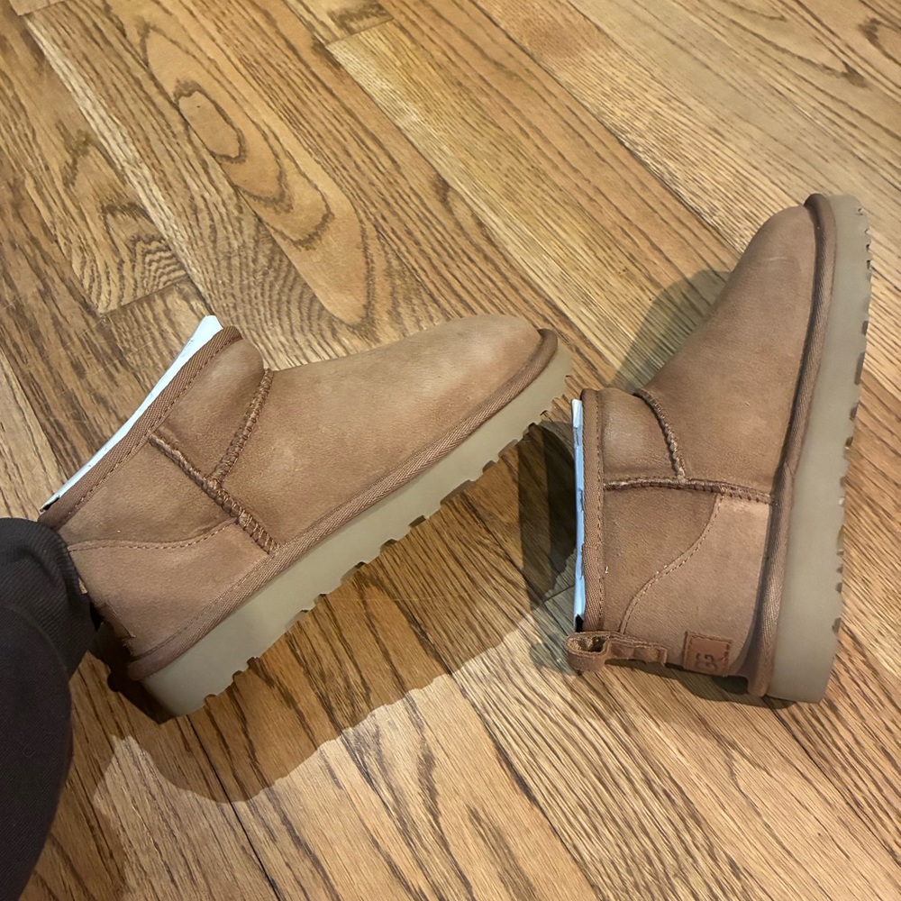 UGG Classic Ultra Mini Uggs - CHESNUT - NWT